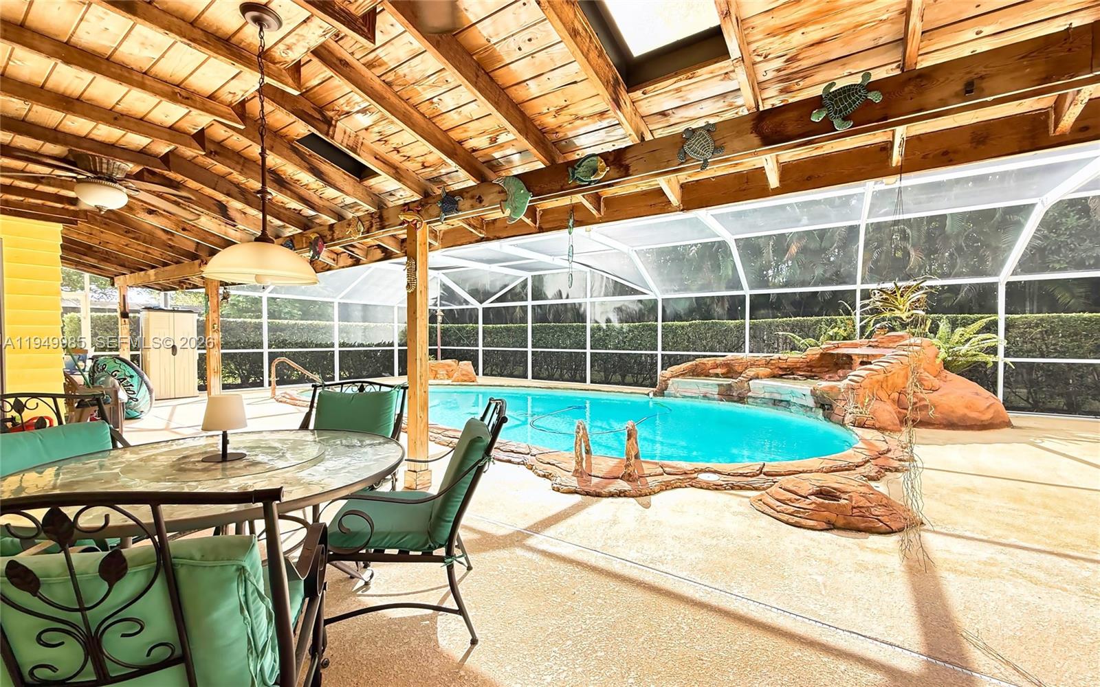 REDLANDS - Residential