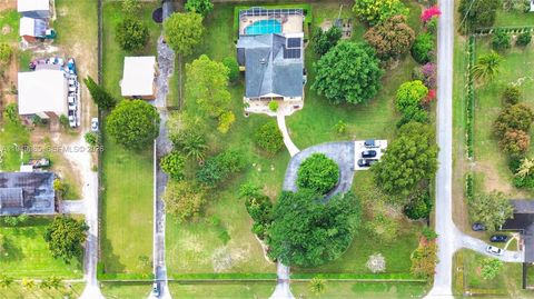 Photo of 19280 SW 304th St, Homestead, FL 33030 (MLS # A11949985)