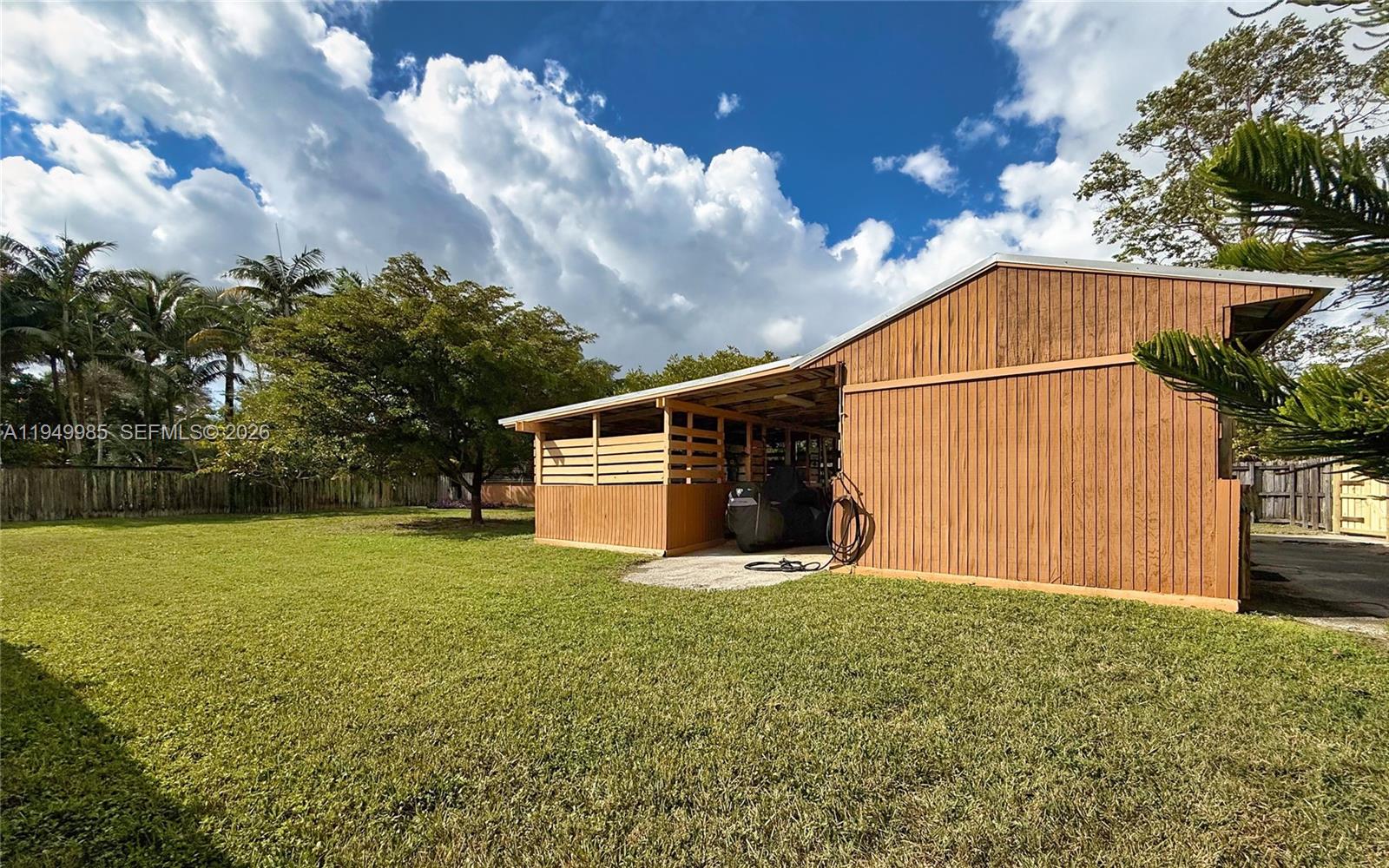 REDLANDS - Residential