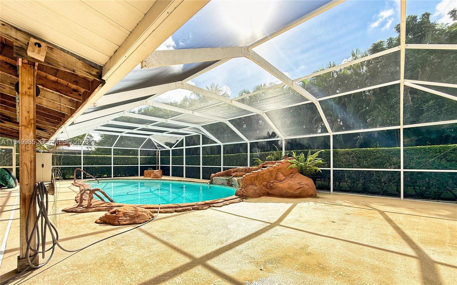 REDLANDS - Residential