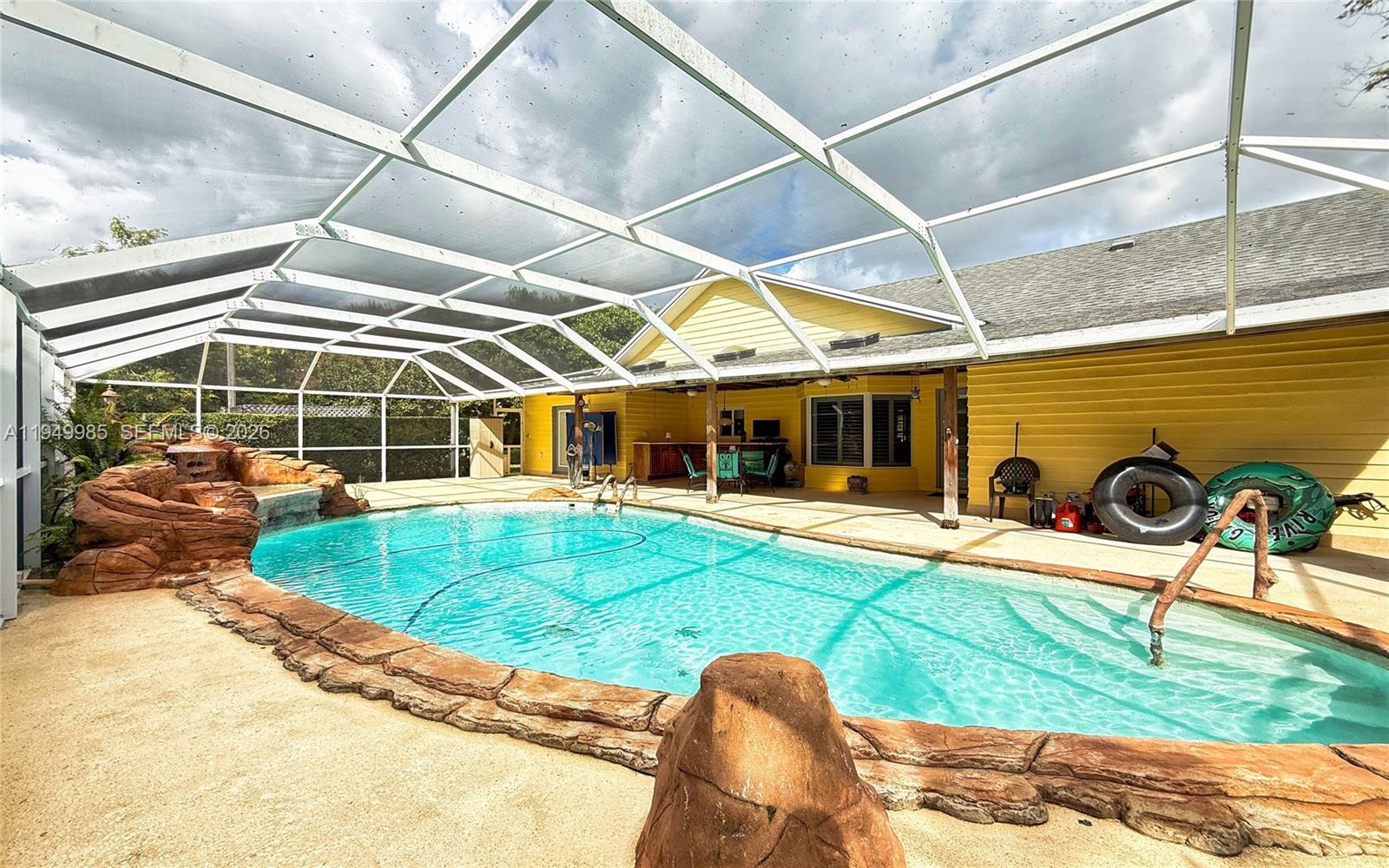 REDLANDS - Residential