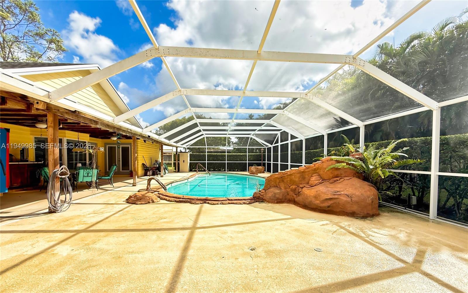 REDLANDS - Residential