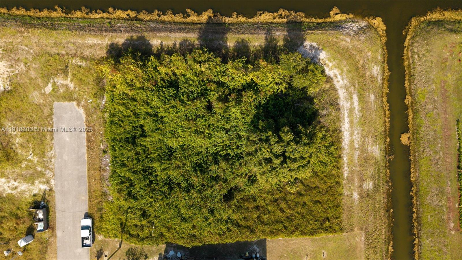 Lee County Unincorporated - Land