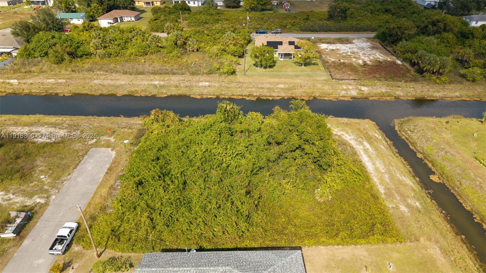 Lee County Unincorporated - Land