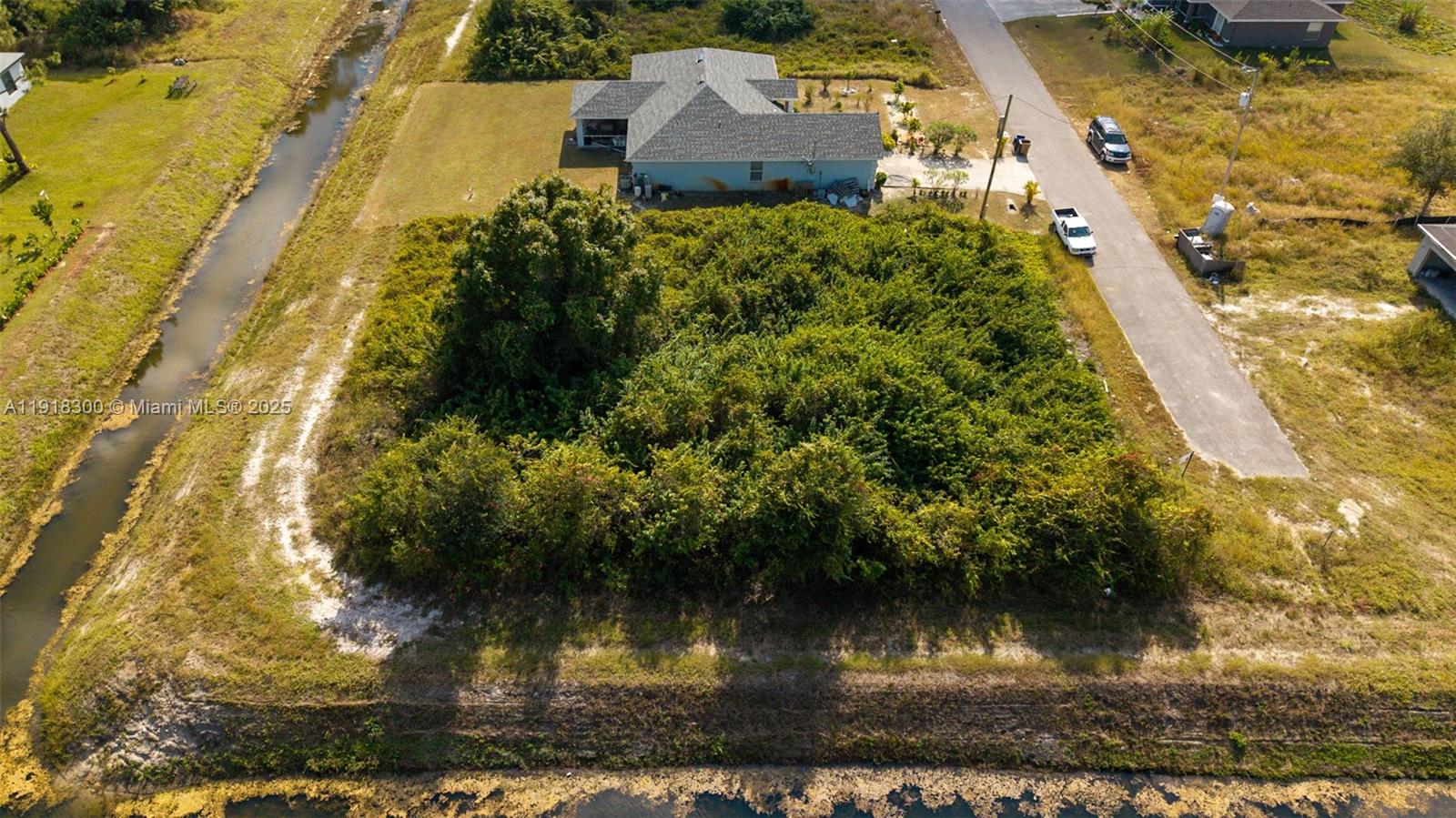 Lee County Unincorporated - Land