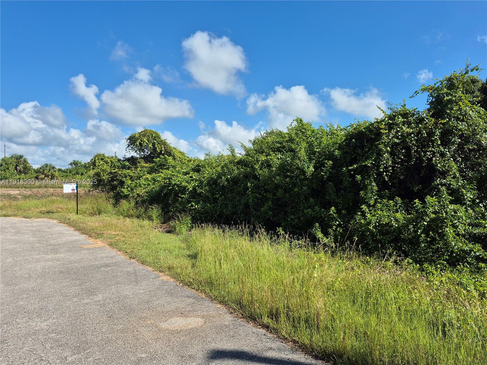 Lee County Unincorporated - Land