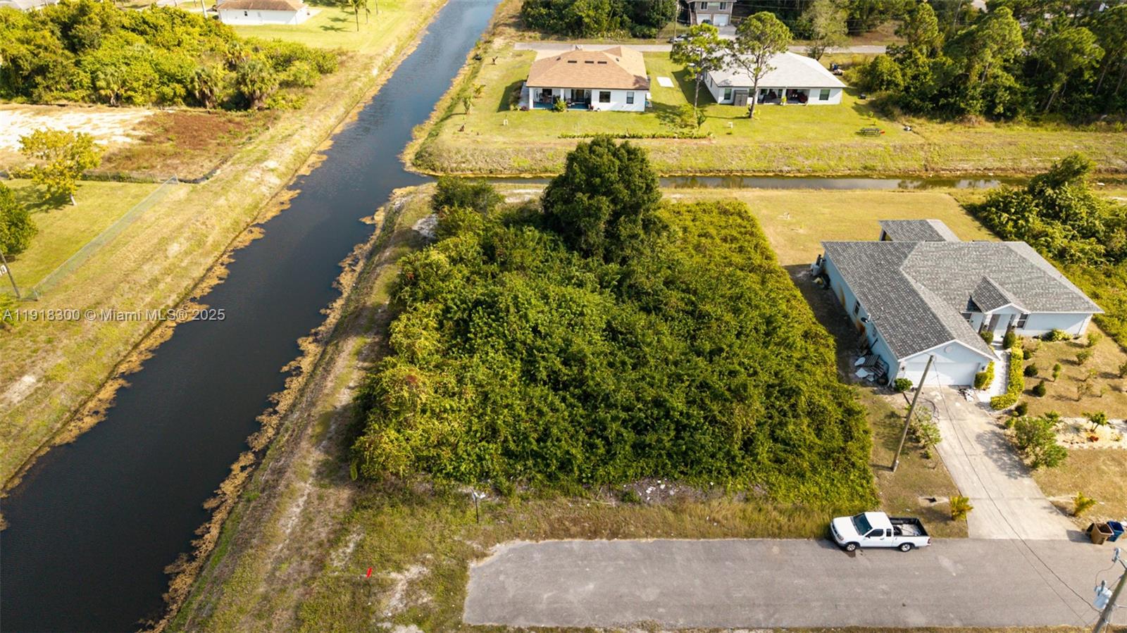 Lee County Unincorporated - Land