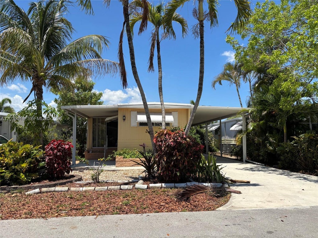 Photo of 2939 W Marina Dr #-, Dania Beach, FL 33312 (MLS # A12019019)