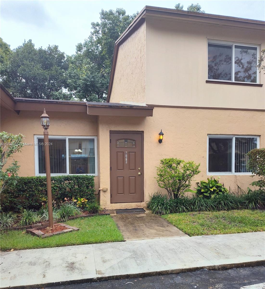 7083 W Sunrise Blvd 7083, Plantation, Miami-Dade County, Florida - 3 Bedrooms  
2 Bathrooms - 