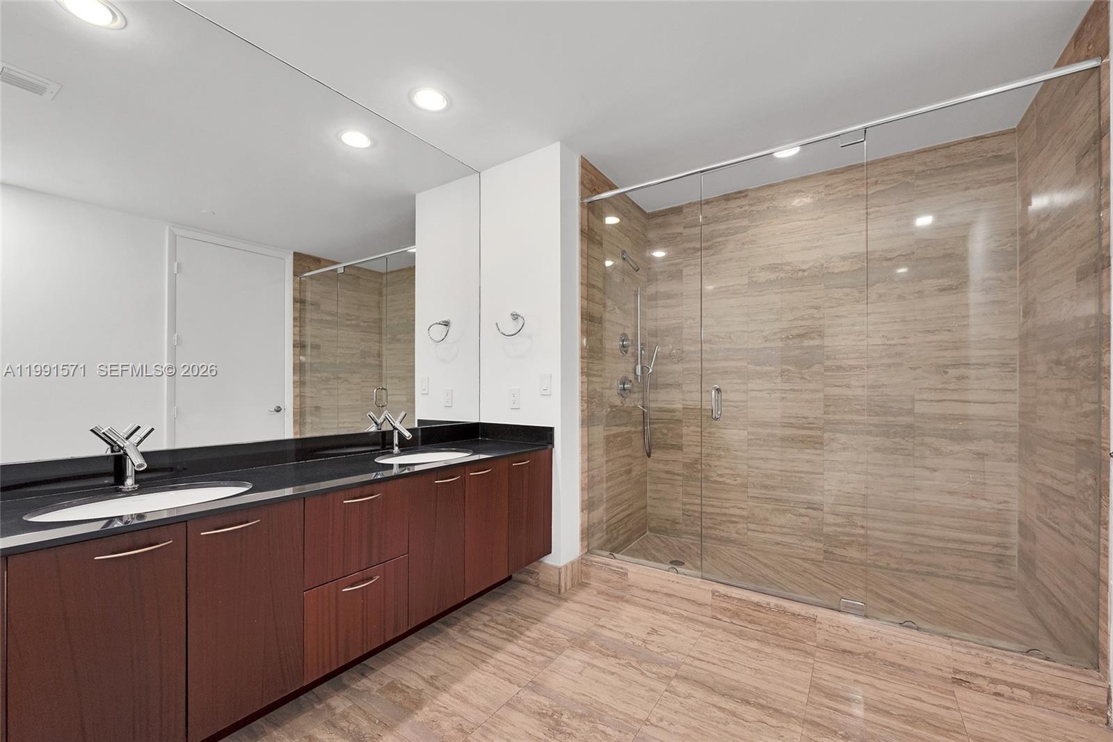 TDR TOWER I CONDO - Residential
