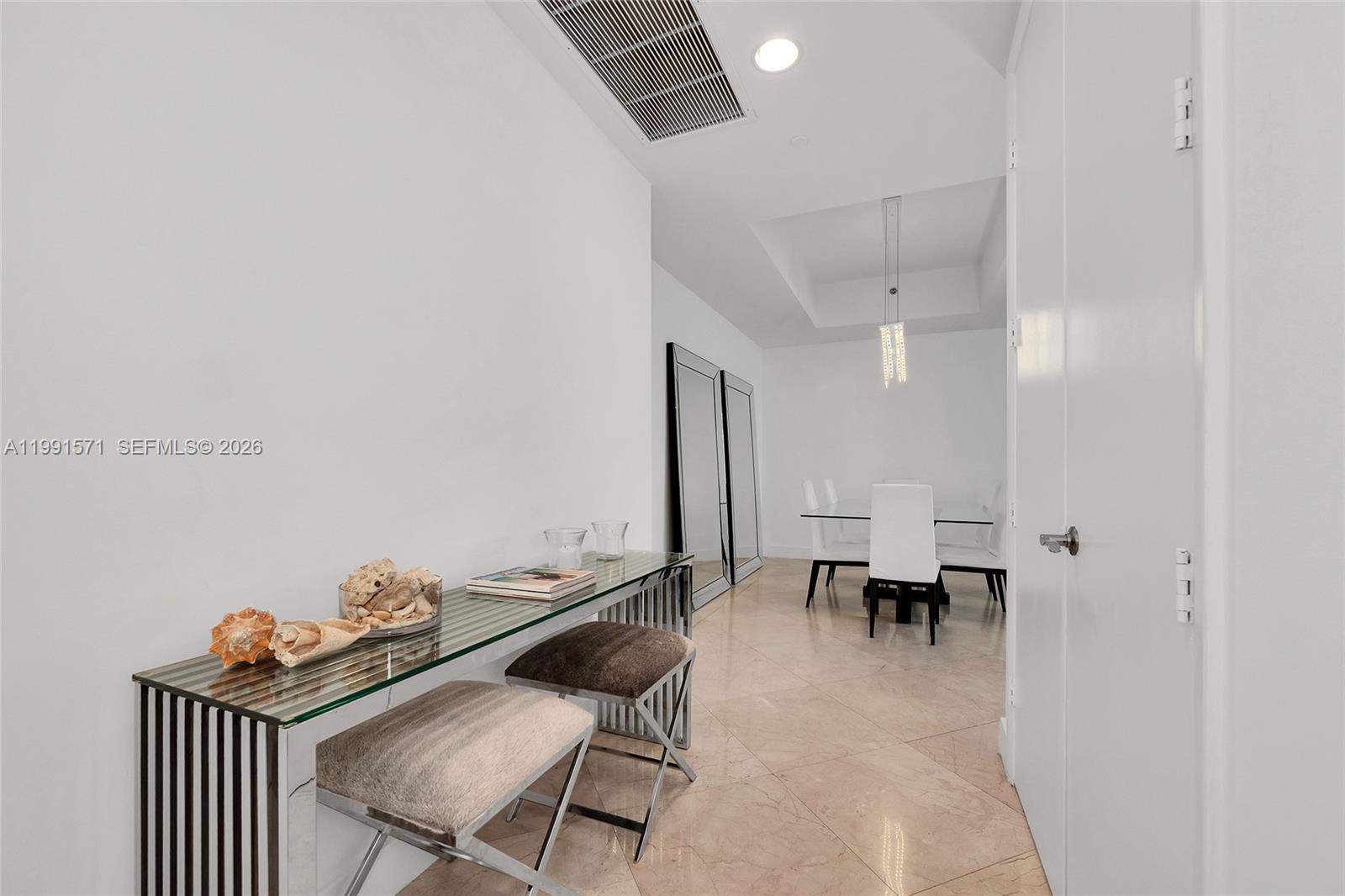 16001 collins ave 1005
