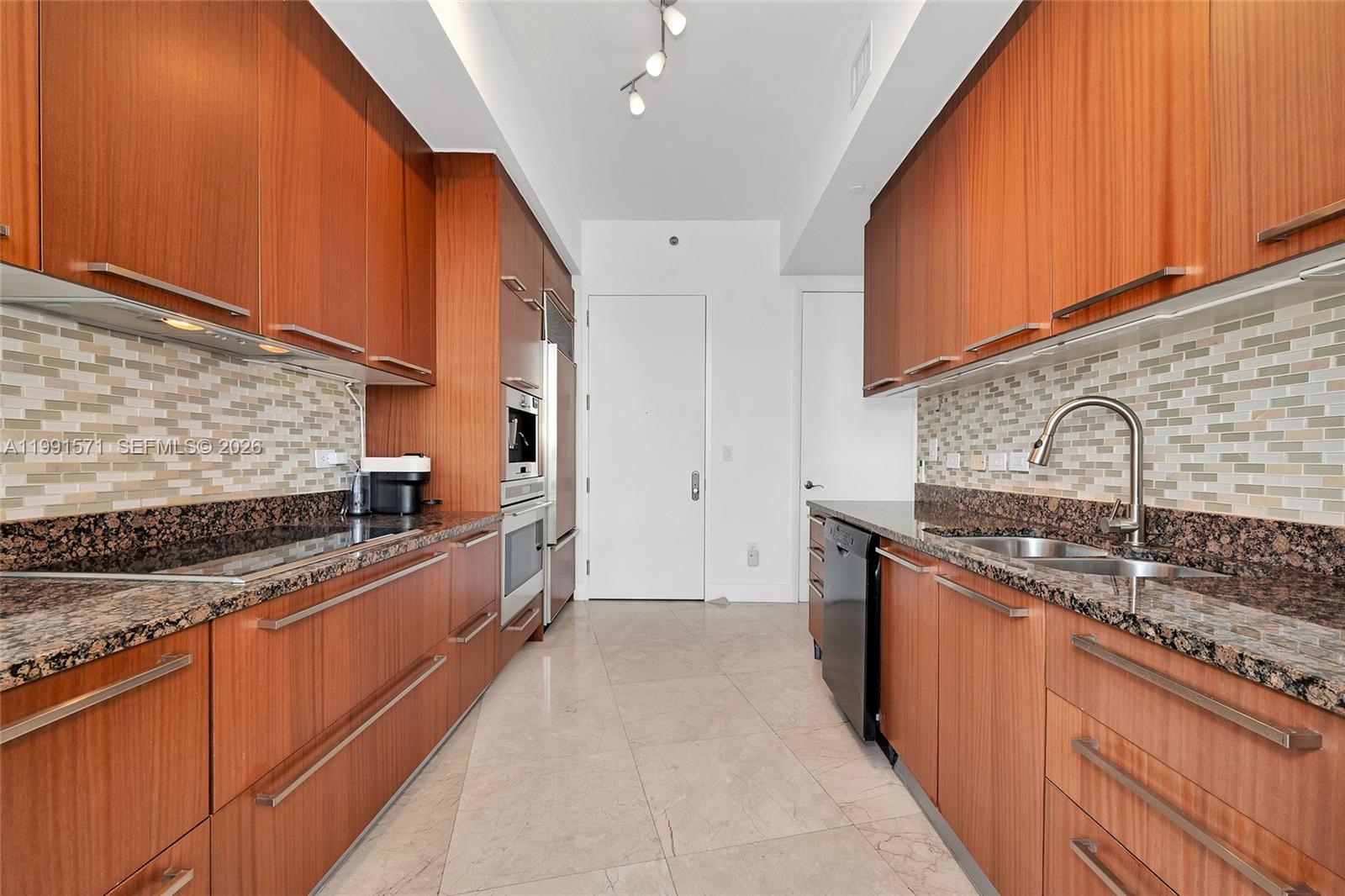 TDR TOWER I CONDO - Residential