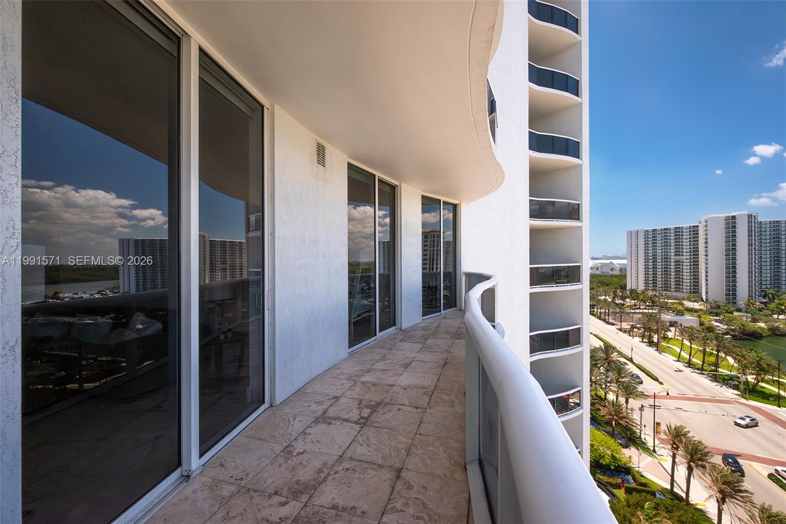 TDR TOWER I CONDO - Residential