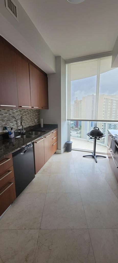 TDR TOWER I CONDO - Residential