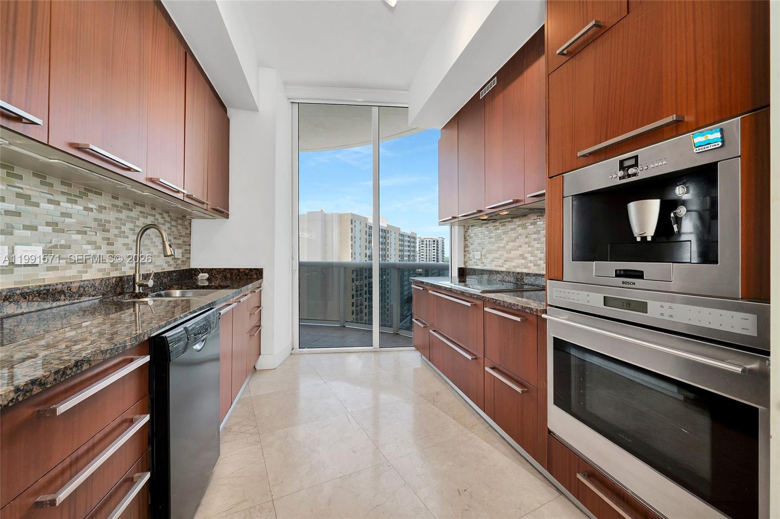 TDR TOWER I CONDO - Residential