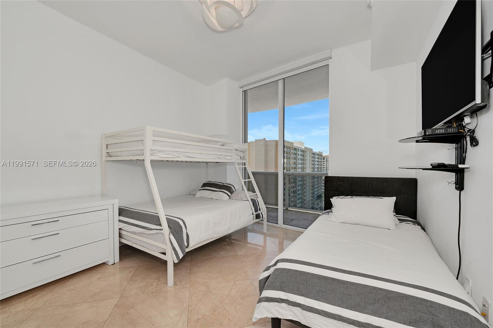 TDR TOWER I CONDO - Residential