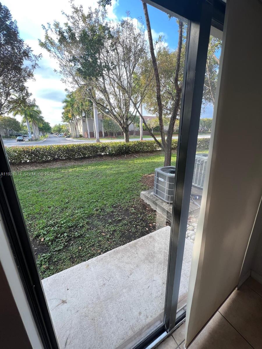 THE COURTS AT BAYSHORE II - Residential Lease