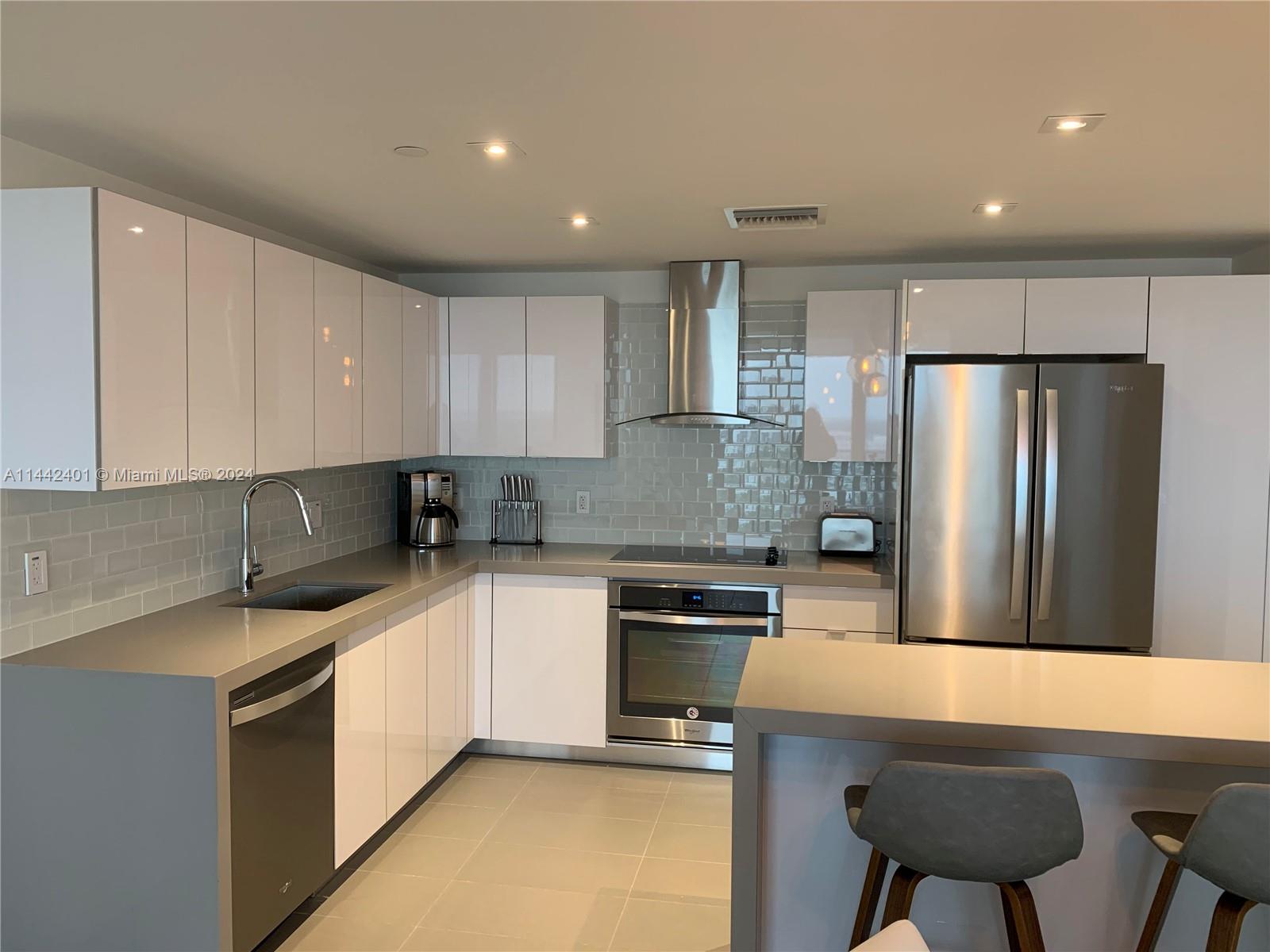 CANVAS CONDO - Residential