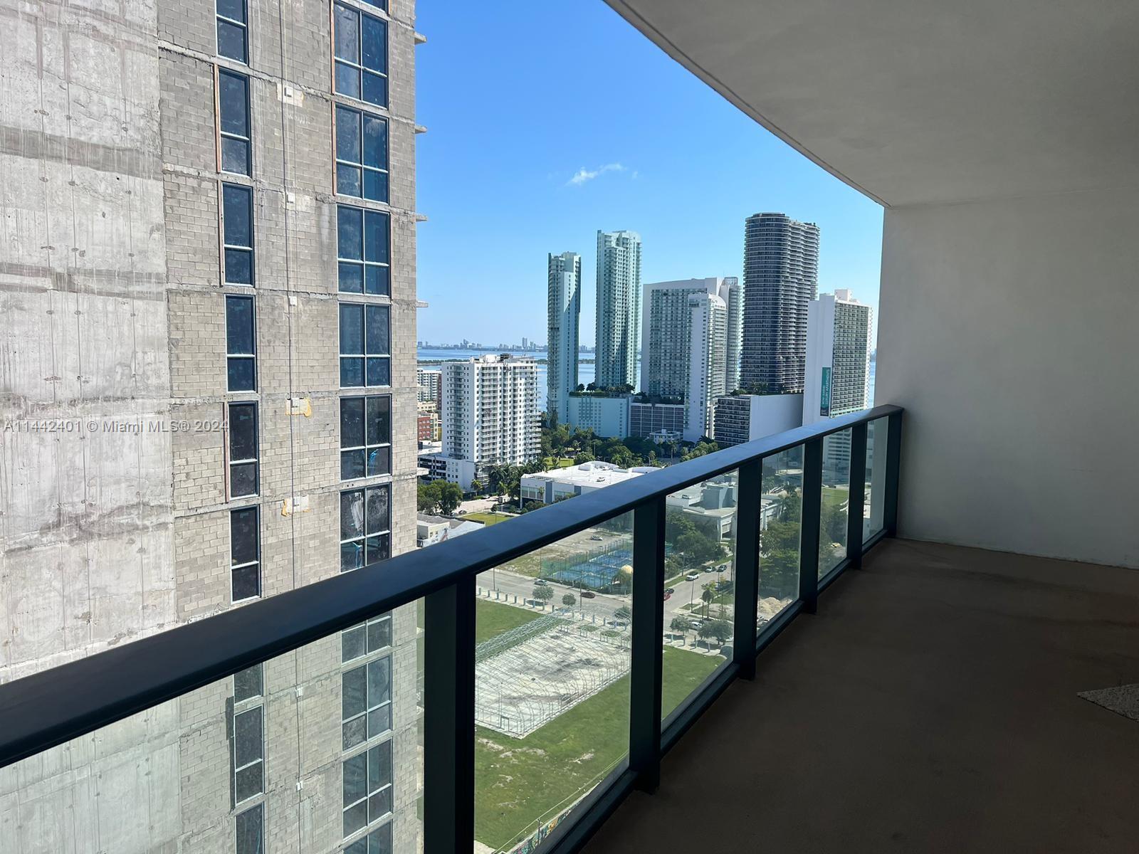CANVAS CONDO - Residential