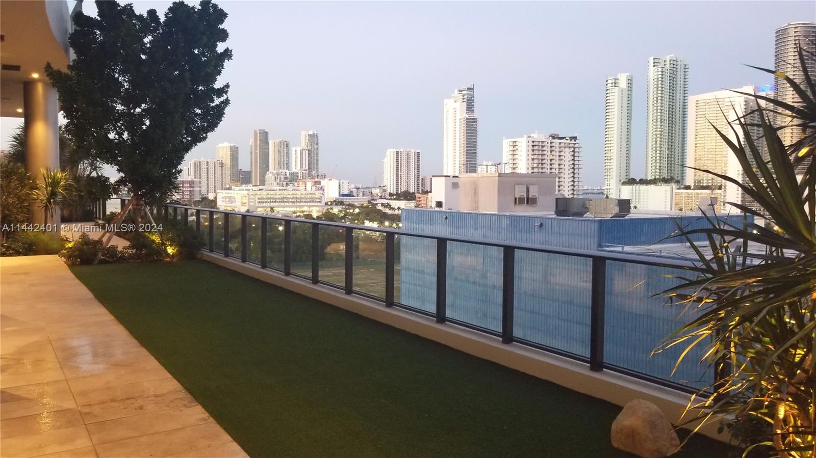 CANVAS CONDO - Residential