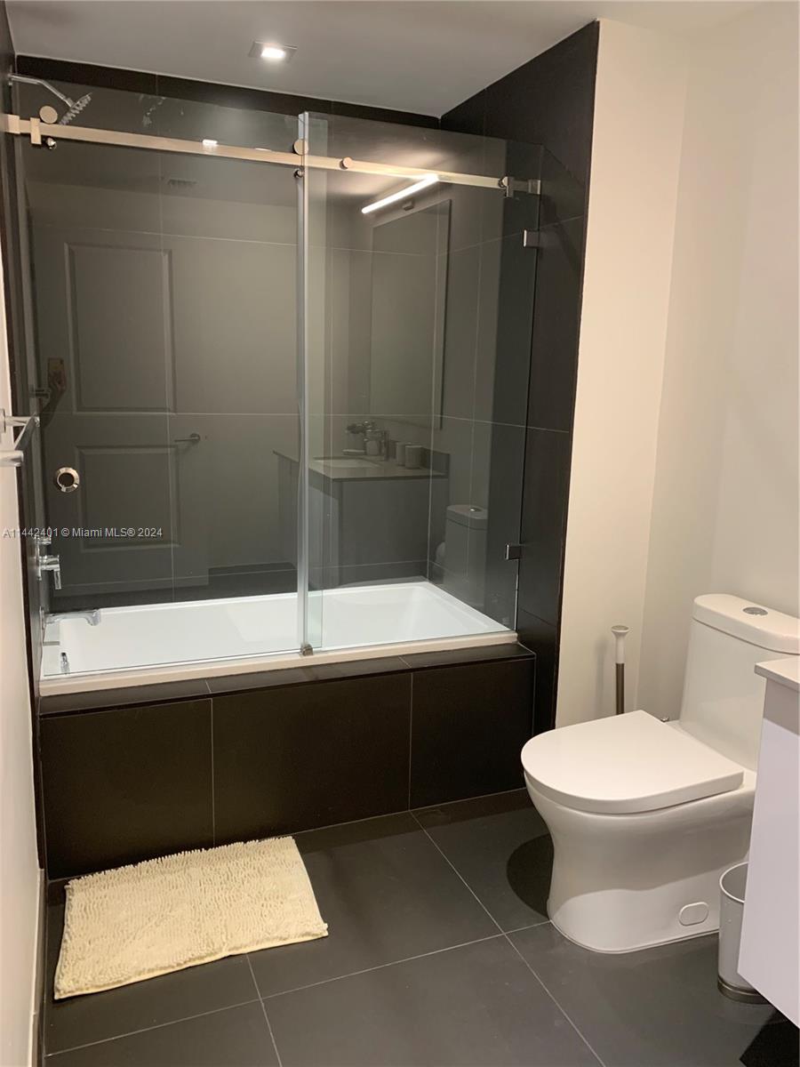 CANVAS CONDO - Residential