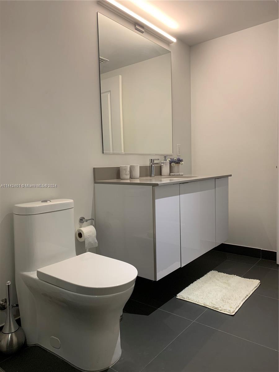 CANVAS CONDO - Residential