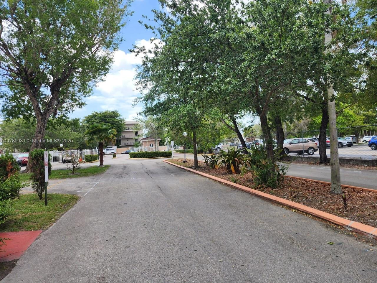 8501 NW 8th St 301-1