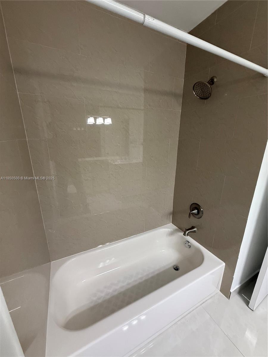 VILLAS ARANDEL CONDO - Residential