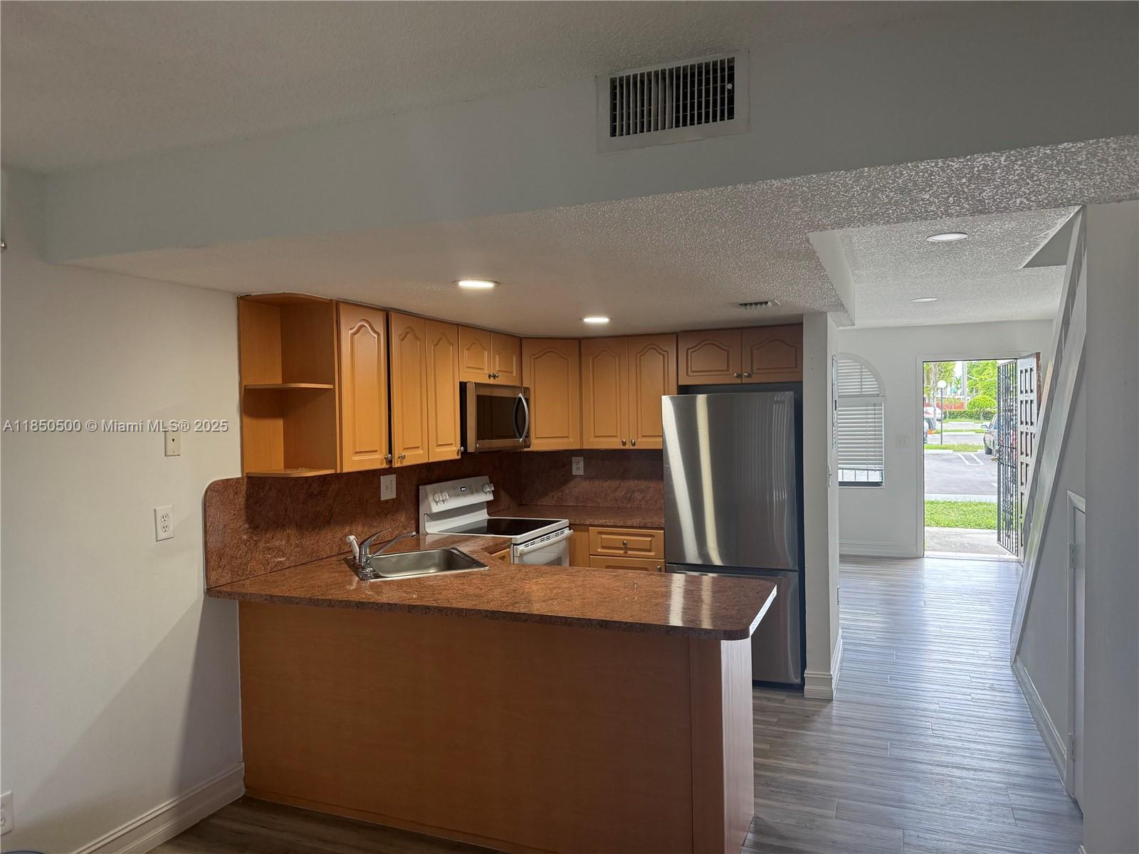 VILLAS ARANDEL CONDO - Residential