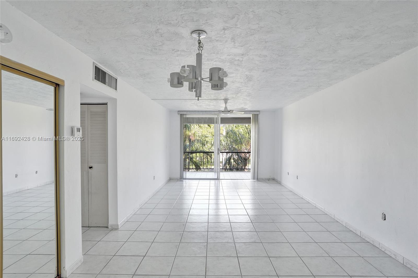 7100 NW 17th St 306