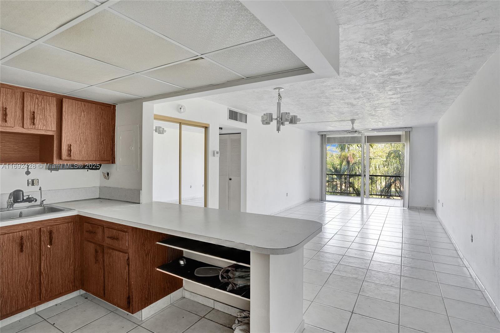 7100 NW 17th St 306