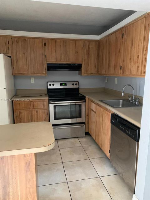 20320 NE 3rd Ct 7 Miami FL 33179