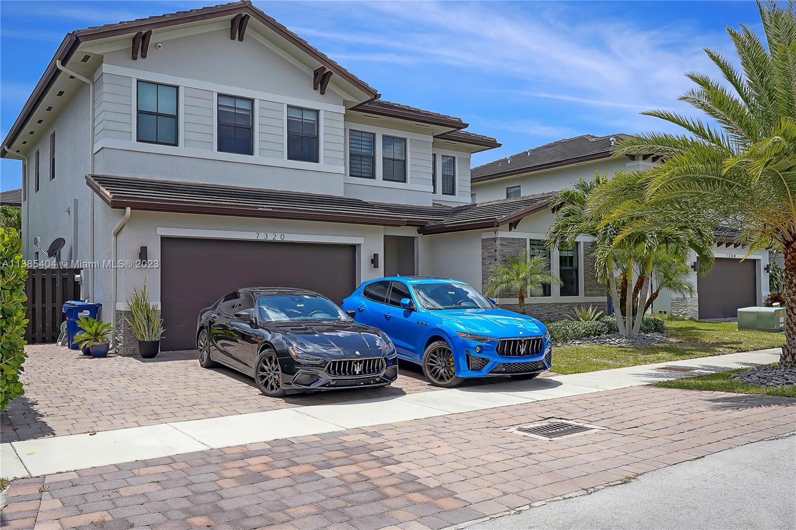 A BEAUTIFUL MODERN 2 STORY 5 BED/6 BATH POOL HOME. THIS MASTERPIECE HAS AN OPEN CONCEPT, MODERN KITCHEN CABINETS W/QUARTZ COUNTERTOPS THROUGHOUT, STAINLESS STEEL APPLIANCES, SPACIOUS WINE CLOSET W/ A LARGE FRIDGE AND 24X24 MODERN TILE ON THE FIRST FLOOR. 4 BEDROOMS UPSTAIRS AND A LARGE BEDROOM DOWNSTAIRS. A MASTER SUITE & SPA LIKE BATHROOM W/ A FLOATING TUB AND LARGE SHOWER. THIS HOME HAS CUSTOM ZEBRA BLINDS, MODERN CEILING FANS, LED LIGHTS, CUSTOM INTERIOR PAINT & MUCH MORE! THIS HOME WAS BUILT TO ENTERTAIN INSIDE AND OUT WITH ITS AMAZING POOL, LUSH LANDSCAPING & TURF THROUGHOUT.THIS HOME IS A MUST SEE! NO HOA OR CDD TAX!