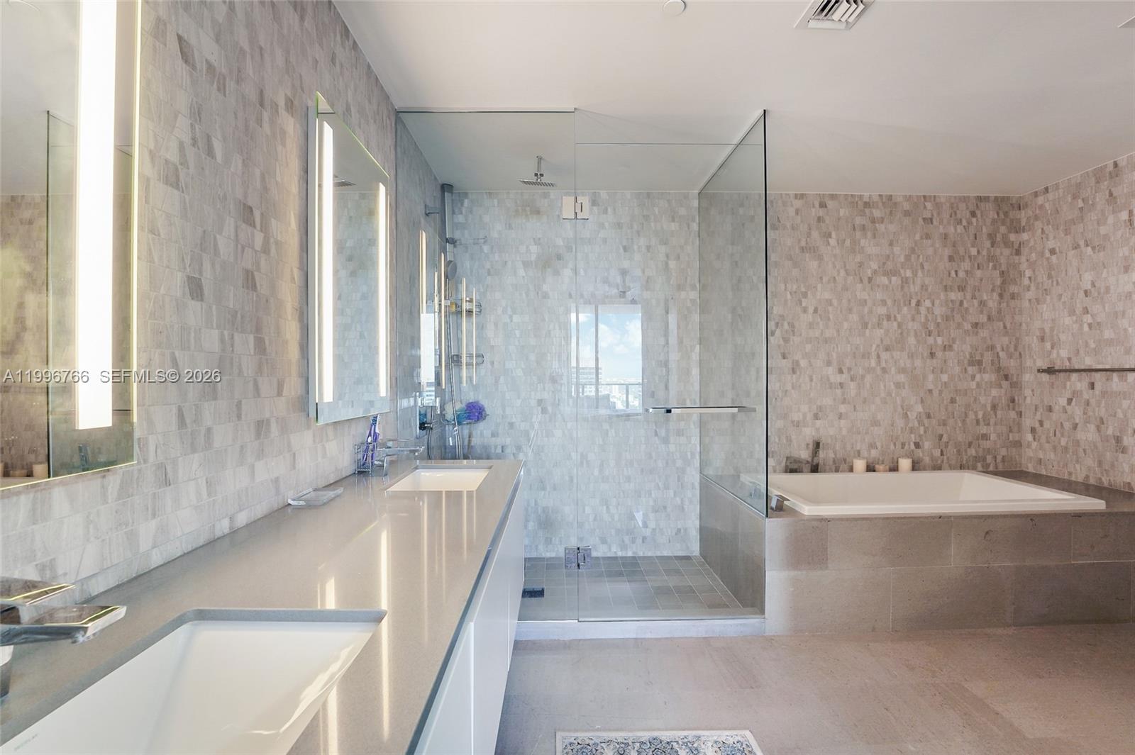 REACH CONDO - Residential