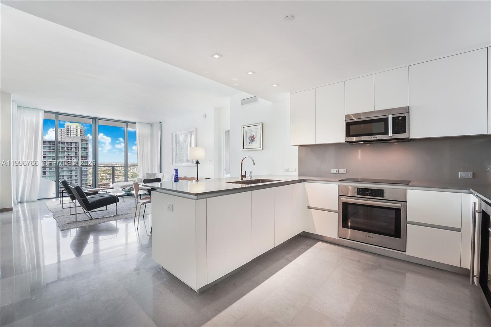 REACH CONDO - Residential