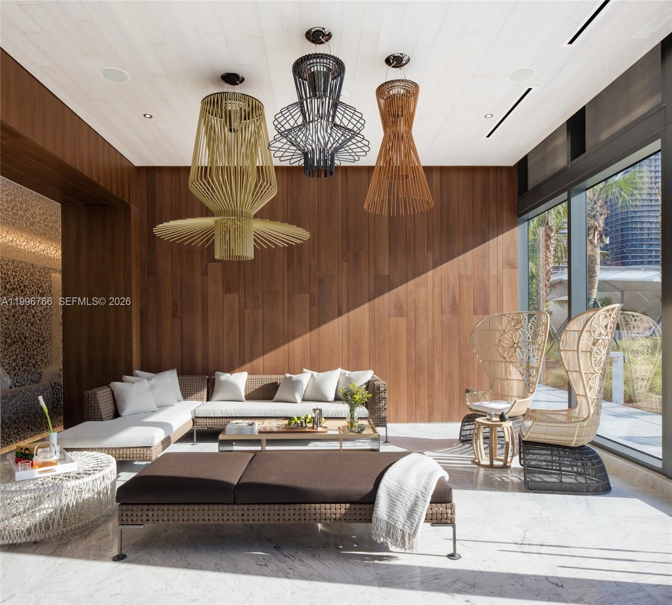 REACH CONDO - Residential