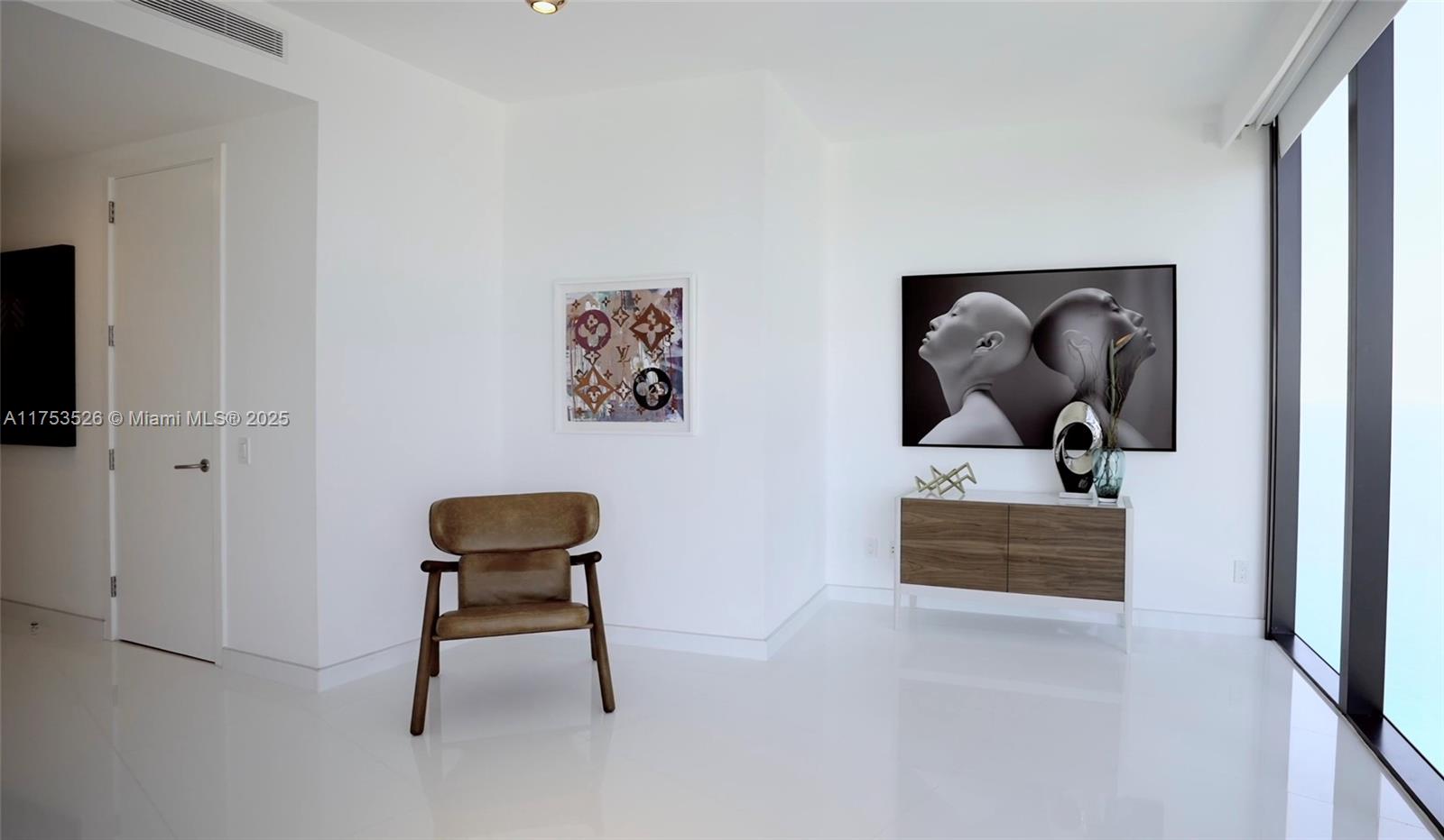 18555 COLLINS AVENUE COND - Residential