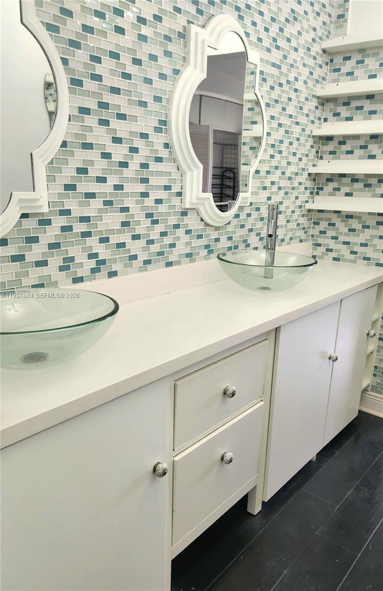 SPRING CREEK CONDO APARTM - Residential