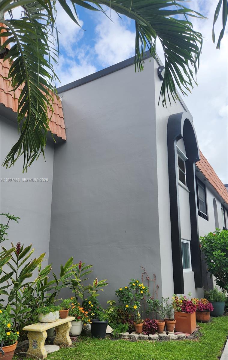 SPRING CREEK CONDO APARTM - Residential