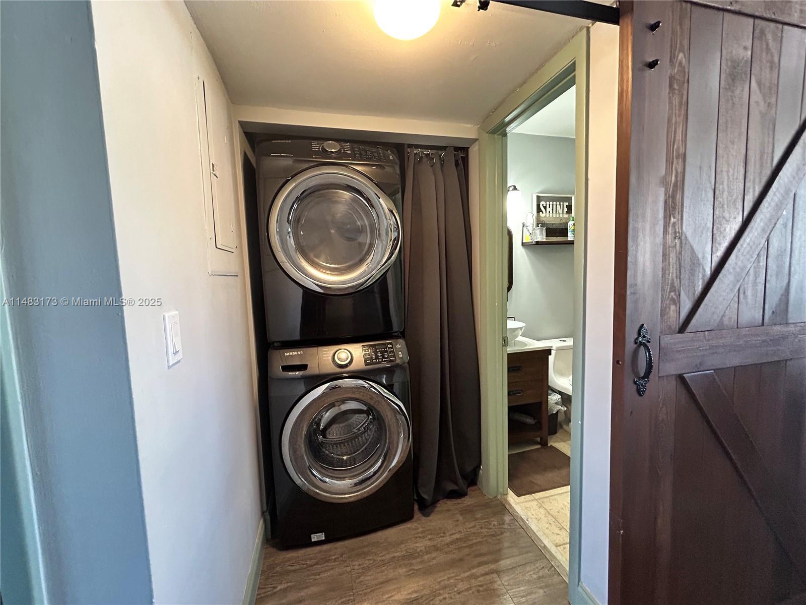 HOLLYWOOD BEACH - Residential Lease