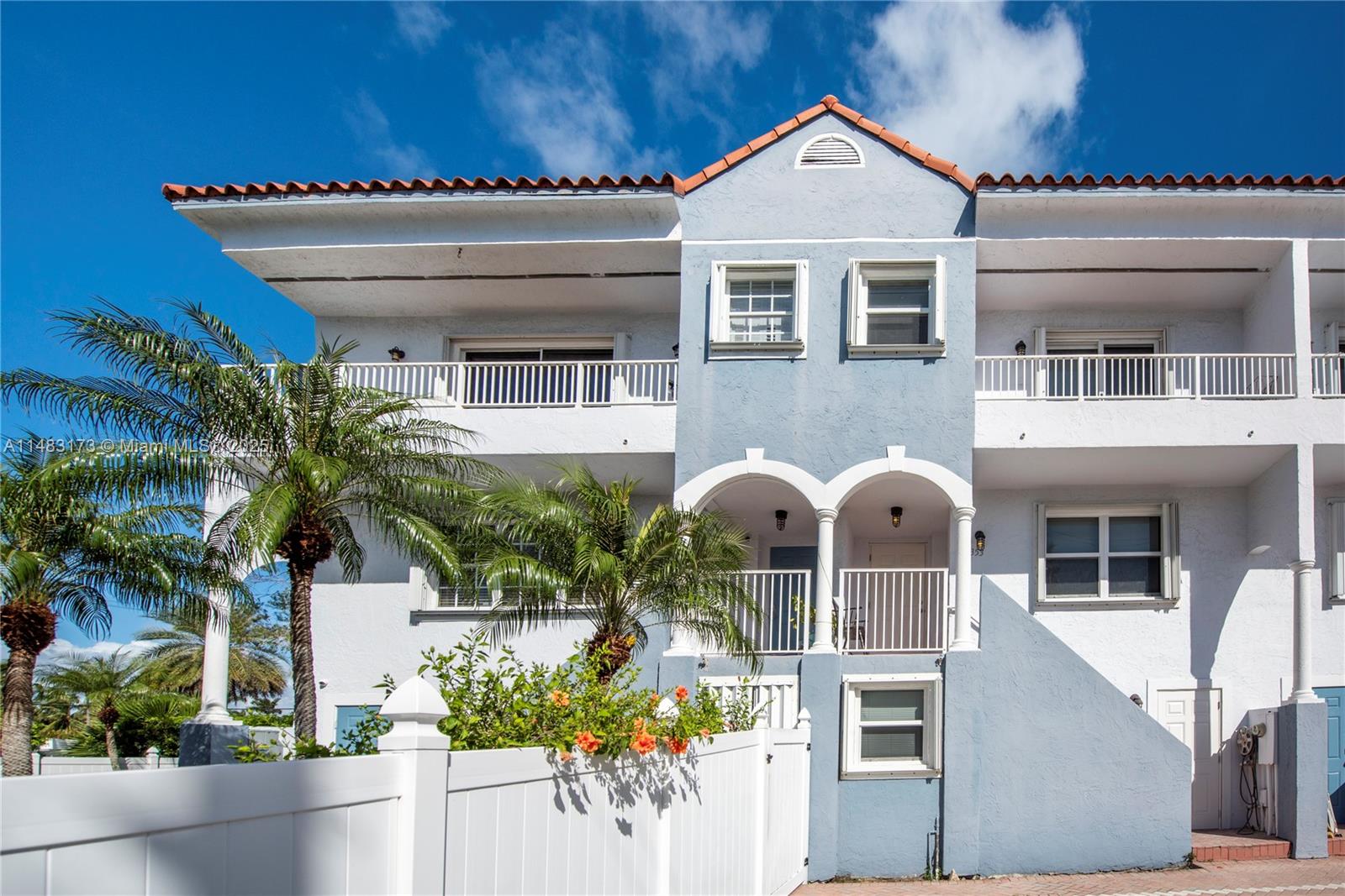 HOLLYWOOD BEACH - Residential Lease