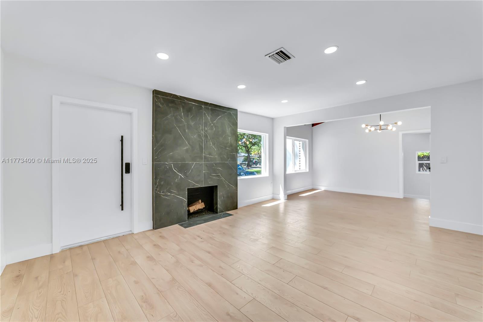 29 NE 106th St