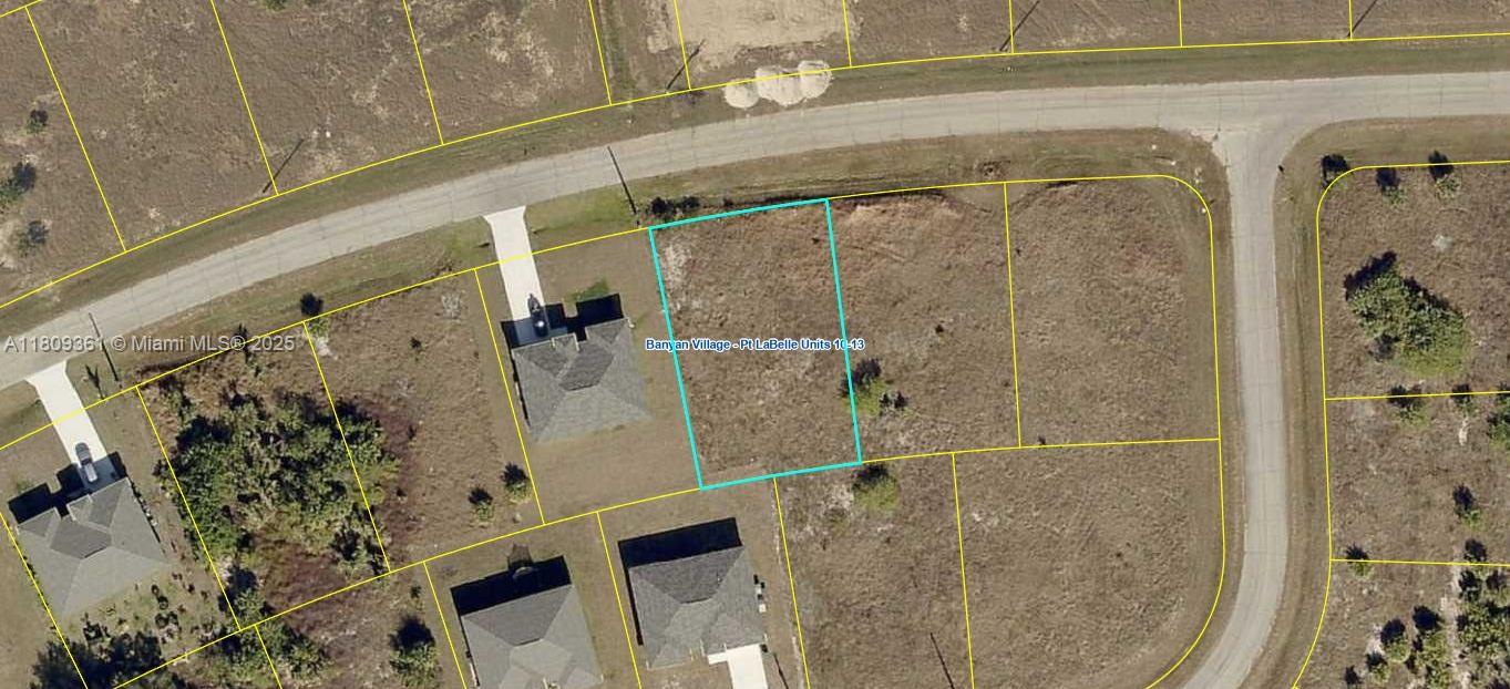 Great opportunity to own in prestigious Banyan Village! This piece of land is located in the heart of Banyan Village, offering endless possibilities for your dream home.