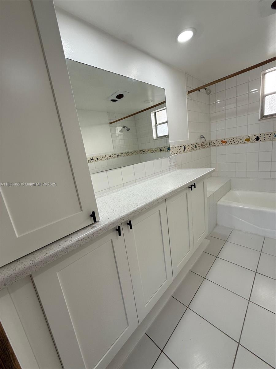 BISC LAKE GARDENS NO 2 BL - Residential Lease