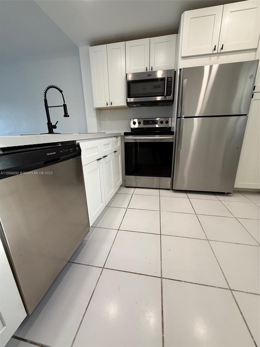 BISC LAKE GARDENS NO 2 BL - Residential Lease