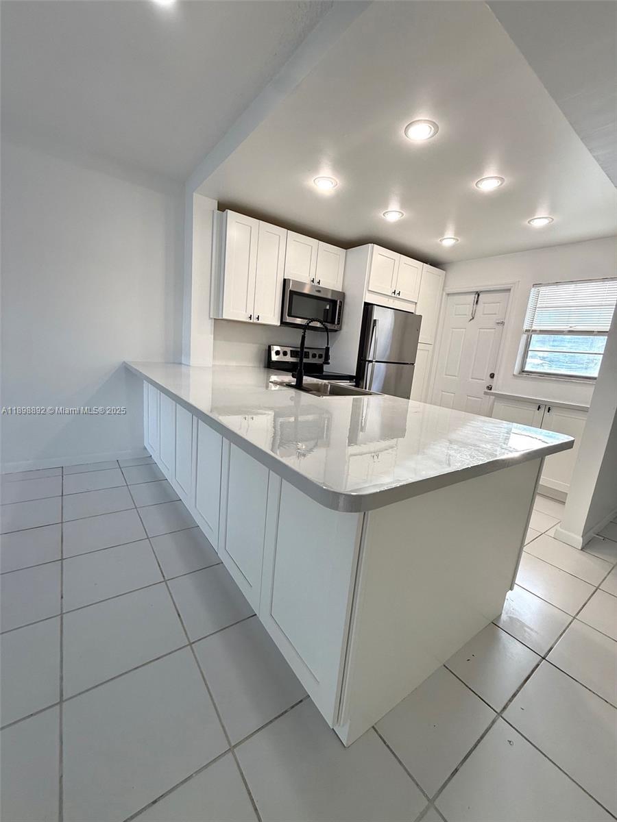 BISC LAKE GARDENS NO 2 BL - Residential Lease