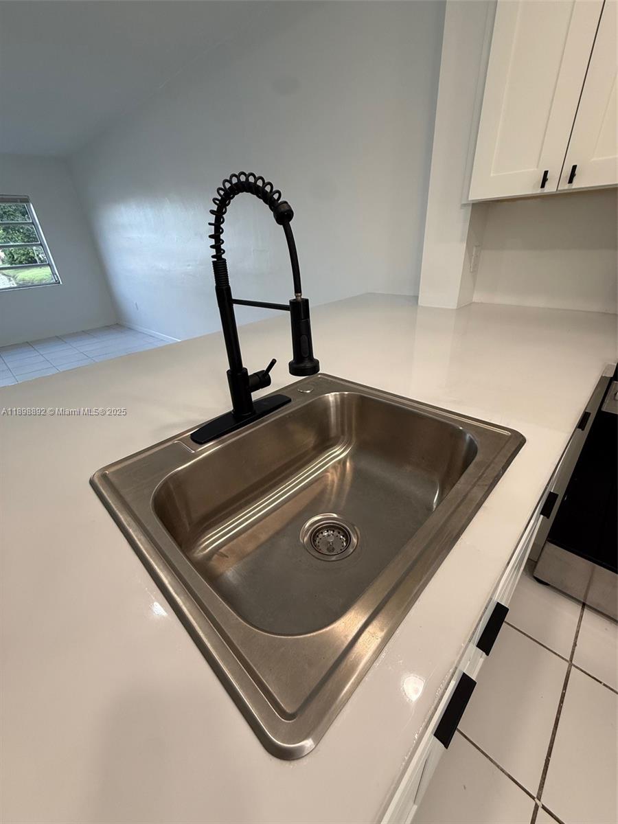 BISC LAKE GARDENS NO 2 BL - Residential Lease