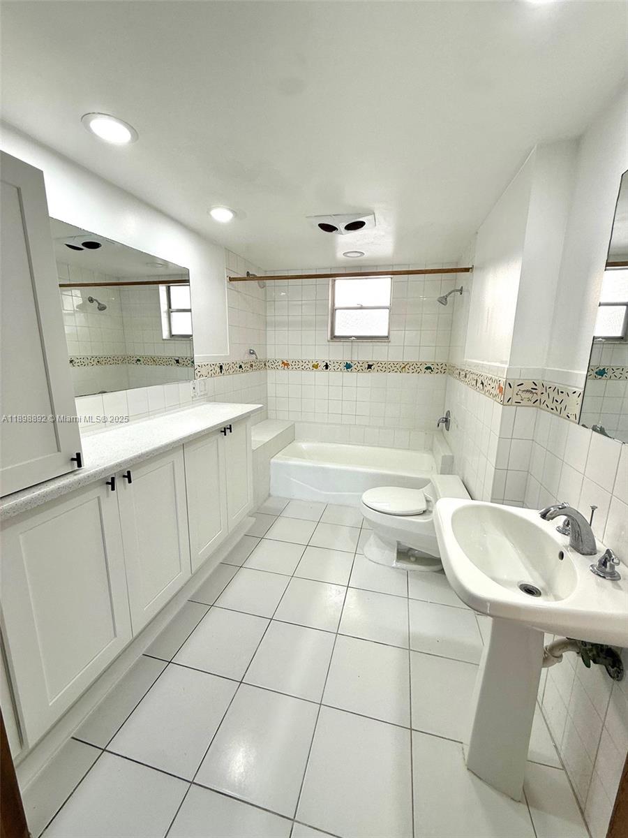 BISC LAKE GARDENS NO 2 BL - Residential Lease