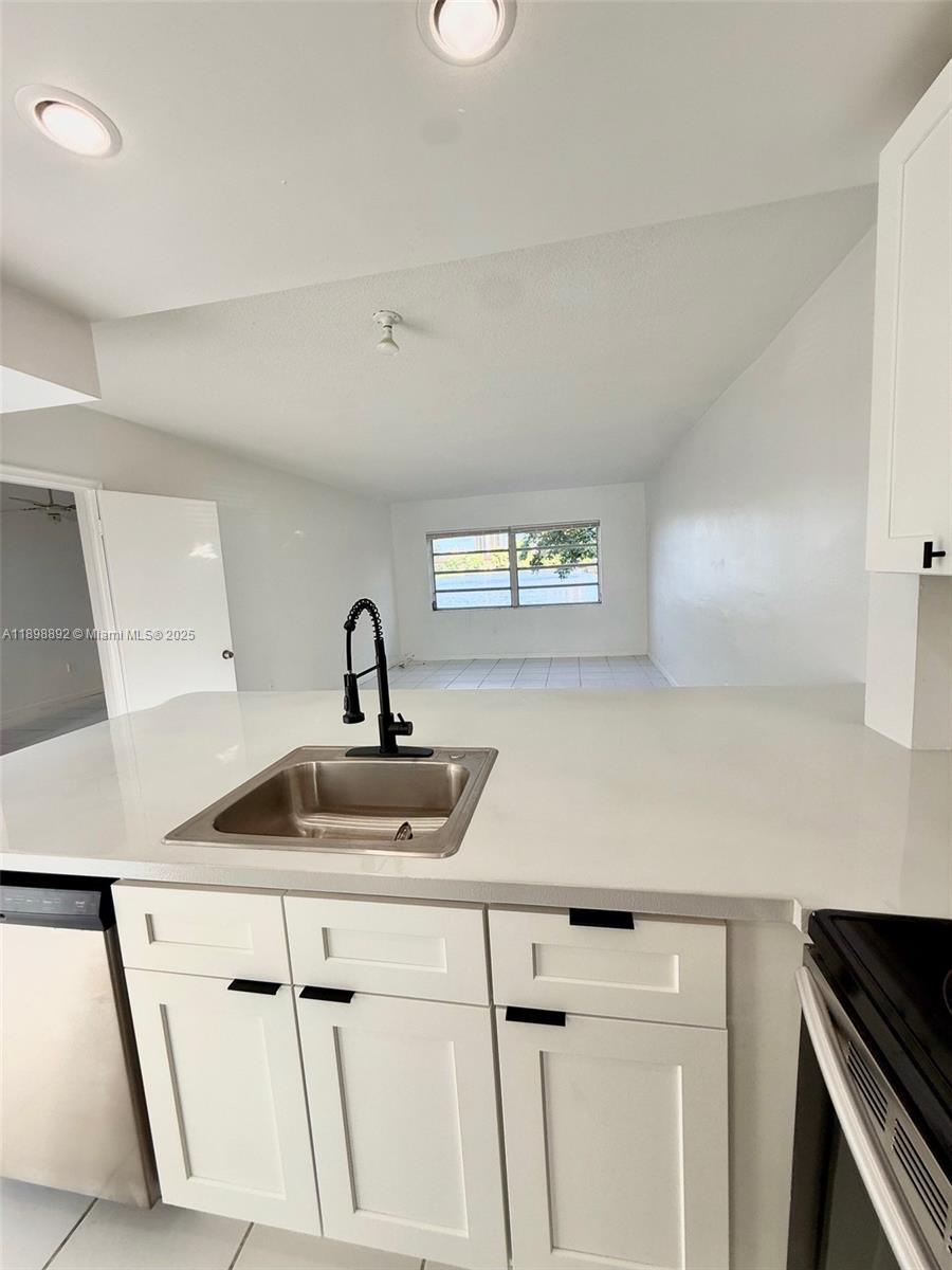 BISC LAKE GARDENS NO 2 BL - Residential Lease