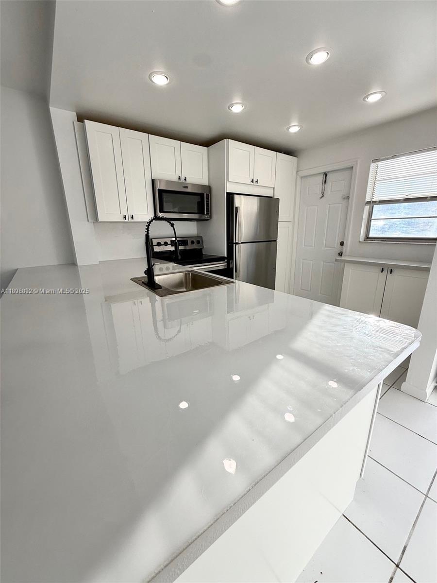 BISC LAKE GARDENS NO 2 BL - Residential Lease